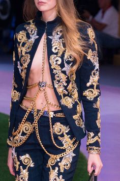 High Fashion Modeling, Fashion Modeling, High Fashion Models, Red Queen, Gigi Hadid, Spring 2017, Fashion Details, Fashion Week Spring