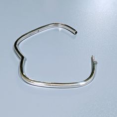 Expertly designed 925 Sterling Silver Hinged Bangle - Measurements: 61 x 53 mm - Weight: Approximately 11.2 grams Cuff Bangle Bracelet, Hinged Bangle, Silver Material, Cuff Bangles, Ring Collections, Gemstone Earrings, Ring Earrings, Gemstone Beads, Bangle Bracelets