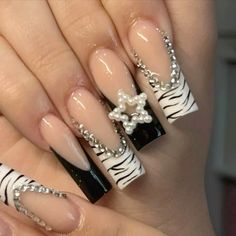 Black And White Zebra Nails, Zebra Print Nails Y2k, How To Do Zebra Print Nails, 2000 Nails Acrylic, Cheetah Print Nails Y2k, Y2k 2000s Nails, Zebra Nails Y2k, Y2k Nails Black And White