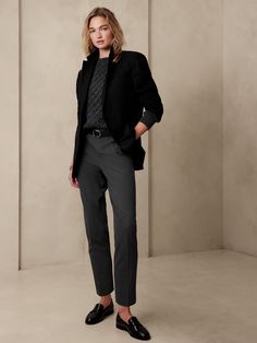 Petite Tapered Pants, Vans Professional Outfit, Tomboy Work Outfit, Classy Tomboy, Women Dress Pants, Women Professional Attire, Office Fits, Tapered Pant, Business Casual Winter