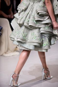 Zac Posen Brings The Pretty To NYFW #refinery29 Design Details Fashion, Zac Posen, Gorgeous Gowns, A Dress, Couture Fashion