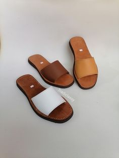 A beautiful 100% handcrafted women's sandal made with real leather and high quality organic material, perfect for sunny days, it is very comfortable and elegant. Soft and light, it is entirely handmade All manufacturing stages are carried out by hand All sizes are available ALL ORDERS ARE NOW SHIPPED VIA ARAMEX EXPRESS WORLDWIDE (please include a phone number at checkout, as it is required by the carrier). If you are unsure of your size, please contact me so I can help you. Wholesale Opportuniti Summer Huarache Sandals With Leather Sole For Vacation, Summer Vacation Huarache Sandals With Leather Sole, Summer Leather Lined Flip Flops For The Beach, Leather Lined Flip Flops For Summer Beach, Summer Beach Flip Flops With Leather Lining, Summer Vacation Huarache Sandals With Leather Footbed, Summer Huarache Sandals With Rubber Sole, Leather Summer Flip Flops With Open Toe, Summer Vacation Flip Flops With Leather Lining