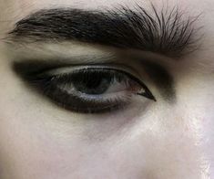 Tradgoth Makeup Men, Male Trad Goth Makeup, Goth Makeup Masculine, Goth Guy Makeup, Trad Goth Makeup Men, Male Eyeliner, Masculine Goth Makeup, Emery Core, Traditional Goth Makeup