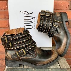 Super Cuties. Brand New With Box: Ovye' By Cristina Lucchi Italian Studded Belted Strappy Harness Ankle Bootie Boots Eu Size 37 Listing As 37 Us 6.5 Made In Italy 100% Leather Upper, Intentionally Distressed Silver Studded Detail Antiqued Copper Hardware Side Zipper Brown Black Reminiscent Of Some Of The Freebird By Steven & Free People A.S.98 Boots The Latter Which Are Also Made In Italybut These, At A Much More Affordable Price. Our Listings Are Well Researched & Thoughtfully Priced Considerin Brown Edgy Moto Boots For Winter, Brown Punk Ankle Moto Boots, Punk Style Brown Ankle Moto Boots, Edgy Brown Boots For Fall, Brown Ankle Moto Boots With Rivets, Edgy Brown Boots With Round Toe, Edgy Brown Moto Boots For Fall, Edgy Brown Round Toe Boots, Rugged Moto Boots With Rivets For Fall