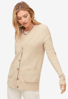 A cozy layer you’ll love with everything from work trousers to casual leggings. V-neckline, drop shoulders and a roomy silhouette give it a chic, Scandinavian Lifestyle, Cardigan Plus Size, Casual Leggings, Cardigan With Pockets, Work Trousers, Tunic Tank Tops, Beige Cardigan, Leggings Casual, Plus Size Sweaters