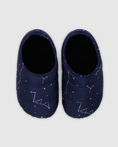 Puffy Slippers, Xmas Wishlist, Wallpaper Stores, Reusable Bags, Travel Pouch, Constellations, Drawstring Bag, Best Gifts, Slippers