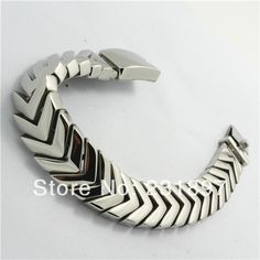 Hot Amazing Arrow Design Shiny Silver Tone Mens Bracelet Polishing Solid 316L Stainless Steel Bangle Biker Jewelery Mens Gold Bracelet, Unique Gold Wedding Rings, Silver Bracelet Designs, Mens Bracelet Designs, Men Bracelets, Trendy Bracelets, Mens Bracelet Silver, Mens Gold Bracelets