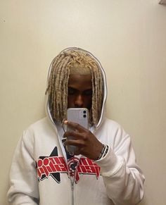 Platinum Blonde Dreads, Hair Twist Curls, Dread Ideas, Blonde Locs, Mens Dreadlock Styles, Red Dreads, Dreadlocks Men, Blonde Dreadlocks, Mens Dreads