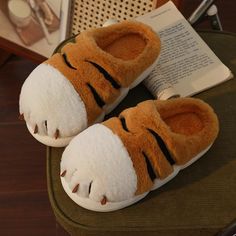 ʕ ๑•ᴥ•ʔ Fluffy Tiger Slippers ʕ ๑•ᴥ•ʔ ʕ ๑•ᴥ•ʔ These cute slippers are a total moo-d ʕ ๑•ᴥ•ʔ ʕ ๑•ᴥ•ʔ Perfect to keep your feet warm and comfy through the winter ʕ ๑•ᴥ•ʔ Cute Slippers Fluffy Animals, Fluffy Tiger, Paw Slippers, Fun Slippers, Women Slippers Fashion, Cartoon Tiger, Oc Outfits, Tiger Paw, Cute Tiger