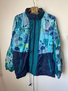 Very good condition lined jacket sport 80s windbreaker sk41 Retro Multicolor Sports Outerwear, Retro Blue Nylon Outerwear, 90s Blue Patchwork Outerwear, 80s Windbreaker, Vintage Windbreaker Jacket, Vintage Indigo Outerwear Pre-washed, Vintage Blue Pre-washed Outerwear, Vintage Windbreaker, Line Jackets