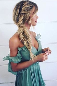 Beautiful fishtail pony Messy Fishtail, Disney Princess Hairstyles, Fishtail Braids, Braided Prom Hair, Peinados Recogidos, Prom Hairstyles For Long Hair, Braid Hair, Princess Hairstyles