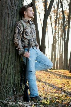 Pose idea with gun Senior Pictures Boys Outdoors, Senior Pictures Downtown, Senior Portraits Male, Senior Boy Poses, Senior Ideas, Graduation Pics