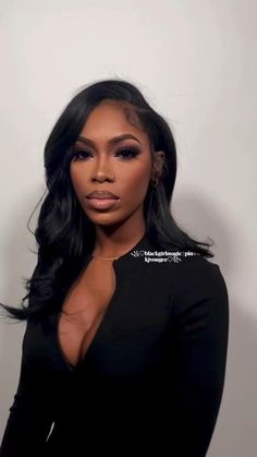 Black Woman Soft Glam Makeup, Classy Makeup Elegant Black Women, Seductive Makeup Looks Black Women, Soft Glam Black Women, Voluminous Hair Black Women, Dark Skin Makeup Looks, Aesthetic Eye Makeup, Dark Femme Makeup Black Woman, Runway Makeup Black Models