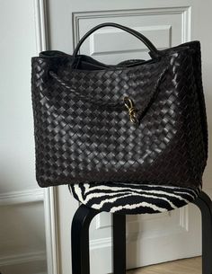 Bottega Bag Aesthetic, Luxury Black Bags With Intrecciato Weave, Bottega Veneta Foulard Bag, Bottega Veneta Cabat Bag, Moon Manifestation, Bottega Veneta Bag Black, Bottega Bag, Uni Bag, Espresso Martinis