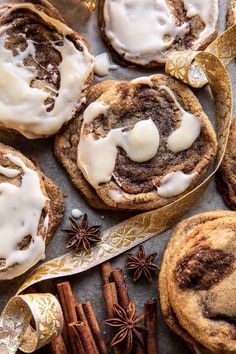 cinnamon roll cookies with icing and spices