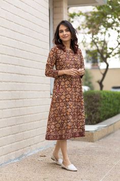 Dori Tie Kalamkari Dress Kalamkari Frocks For Women, One Piece Dress Knee Length, Kalamkari Tops, Princess Cut Dress, Kalamkari Dress, Kalamkari Kurta, Indian Frocks, Summer Kurti, Kalamkari Art