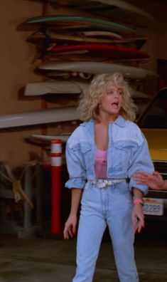 1980s Movie Fashion, 1980 Aesthetic Fashion, 80a Outfits, Female 80s Fashion, 80s Mum Fashion, Southern 80s Fashion, Iconic 80s Women, Iconic 80s Fashion