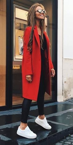 Trenchcoat Outfit, Fall Fashion Coats, Trench Coat Outfit, Coat Outfit, Cute Spring Outfits, Red Coat, Coat Outfits, Looks Chic, Inspired Outfits