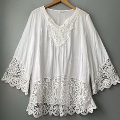 Soteer 3/4 Sleeve Pullover Crisp White Crochet Oversized Tunic Top New Without Tags! *Labeled Size Small. Please Pay Close Attention To Measurements As Sizes And Brands Vary. Bust - Measures 21 1/2" Across Chest From Armpit To Armpit Length - 28 1/2" Measured From Top Of Shoulder *Comes From A Smoke And Pet Free Home! Peasant Prairie Cottagecore Fairy Boho Romantic Oversized 3/4 Sleeve Beach Tops, White Tops With 3/4 Sleeve And Lace Trim, White 3/4 Sleeve Blouse For Vacation, White 3/4 Sleeve Tops For Vacation, White Bohemian Half Sleeve Tops, White Oversized Half-sleeve Blouse, White Oversized Half Sleeve Blouse, Oversized White Half Sleeve Blouse, Bohemian Blouse With Lace Trim And 3/4 Sleeves