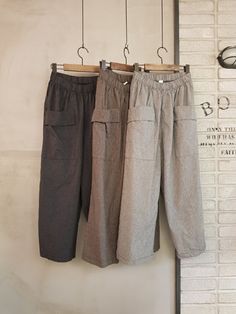 "Women's Wide Legs Front Big Pocket Linen Cotton Cropped Pants with band waist Light and thin linen cotton, stylish cool for summer Loose fit Easy front pockets Size One size, good for US size 4-12 waist width 30cm/ 12\" Length 86cm/ 34\" * Model Ht 5'7\"/170cm Fabric and Care 100% Linen Hand washing and line dry recommended Made in S Korea" Cotton Baggy Pants, Linen Pants Pattern, Celana Kargo, S Korea, Big Pocket, Comfy Pants, Womens Pants, Baggy Pants, Baggy Pant