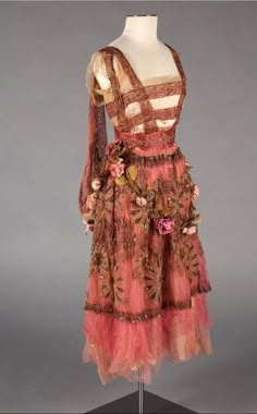 Drexel University, History Bounding, 1920's Fashion, Metallic Embroidery, Pink Evening Dress, Antique Fashion, Period Outfit, Fairy Fashion, Costume Collection