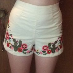 Gianni Bini Embroidered Shorts. Size Extra Small. New Without Tags, Only Tried On. I Am Open To Offers. White Cotton Bottoms With Embroidered Hem, Summer Cotton Bottoms With Embroidered Hem, Casual Vacation Bottoms With Floral Embroidery, Casual Summer Bottoms With Embroidered Hem, Casual Floral Embroidered Bottoms For Vacation, Casual Floral Embroidery Bottoms For Vacation, Casual Embroidered Short Bottoms, Casual Embroidered Hem Bottoms For Summer, Casual Embroidered Cotton Shorts