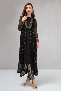 Black Dress Design Pakistani, Black Kurti Design, Black Kameez, Black Punjabi Suit, Black Shirt Design, Black Dress Design, Black Salwar Suit, Kameez Style, Black Salwar