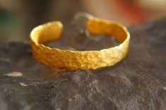 Solid 24k Gold Bracelet//Sizable 24k Gold Bracelet//24k Gold Ancient Rome bracelet//solid gold Hamme Artisan Bracelets, Gold Beauty, Men Bracelet, Moissanite Necklace, Gold Diamond Necklace, Ancient Rome, Gold Hoops, Gold Charm, Gold Hoop Earrings