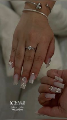 Nails Inspiration Gems, Simple Nails With Gems, Nail Inspo With Gems, Nails With Gems, Uñas Aesthetic, Cute Acrylic Nail Designs, Nails Medium, Nails Simple, Gem Nails