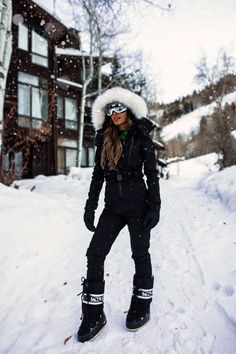 The Ski Edit: What I Wore In Aspen - Mia Mia Mine Womens Ski Suit, Apres Ski Dinner, Women’s Ski Outfit, Ski Coats For Women, Vail Outfits, Cute Ski Outfits For Women, Aspen Fashion, Snow Suits For Women