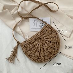 Brand Name: Lkblock?Lining Material: PolyesterMain Material: StrawPlace Of Origin: SHAN DONG ProvinceShape: SaddlePlace Of Origin: SHAN DONG ProvinceOrigin: CN(Origin)CN: ShandongDecoration: Hollow OutHardness: ModerateGender: WOMENStyle: BohemianPattern Type: KnittingOccasion: VersatileInterior: Cell Phone PocketExterior: NONEClosure Type: zipperstraw bag: casual straw bagcrossbody bag: summer crossbody bagtote bag: travel tote baghandbag: mini handbagpurse: women rattan purse? Cross Bags, Round Straw Bag, Summer Purse, Travel Clutch, Boho Mode, Messenger Purse, Straw Beach Bag, Stil Boho, Small Messenger Bag