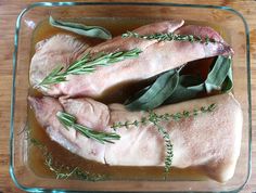 How to cook pigs feet Pig Feet Recipe Slow Cooker, Pork Feet Recipe, Trotters Recipe, Pig Feet Recipe, Pig Trotters, Sharpening Knives, Fresh Ham, Recipe Slow Cooker