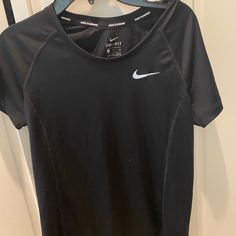 Never Worn Before Lightweight Workout Shirt Graphic Tee For Workout Black Top, Graphic Tee For Workout In Black, Black Graphic Tee For Workout, Basic Black Nike Top, Nike Black Athleisure T-shirt, Lightweight Workout, Running T Shirt, Nike Black Workout T-shirt, Spring Nike Workout T-shirt