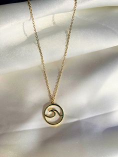 Flower Necklace Gold, Mangalsutra Chain, Wave Jewelry, Wave Necklace, Trendy Outfits For Teens, Necklace Minimalist, Wedding Jewellery Necklace, Gold Dipped