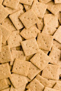 crackers are scattered on top of each other