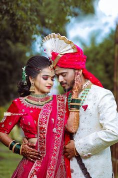 Capal Photo, Funny Wedding Poses, Wedding Dulhan Pose, Closeup Pic, Reception Couple, Marriage Poses, Haldi Ceremony Outfit, Indian Bride Poses, Indian Bride Photography Poses