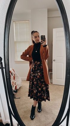 Classy Modest Outfits Winter, Thanksgiving Work Outfit, Chic Modest Outfits Aesthetic, Casual Fall Church Outfits, Modest Thanksgiving Outfit, Tzniut Outfits, Modest Teacher Outfits, Modest Outfits Winter, Winter Church Outfits