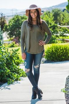 Tanya Distressed Jeans www.sexymodest.com #backtoschoolstyle #fallstyle #floppyhat #arrowhead #longnecklace #softshirt #longsleeve #skinnyjeans #rippedjeans #ankleboots #fallingforfall Modest Women, Wardrobe Pieces, Cute Fall Outfits, Street Style Outfit, Fashion Pictures