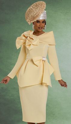 Donna Vinci Church Suits, White Church Hats, First Lady Church Suits, Church Skirts, Church Dresses For Women, Church Suits And Hats, Scuba Skirt, Bow Holders, Off White Jacket