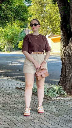 Plus Size Picnic Outfit Summer, Midsize Short Girl Outfit, Summer Fits Curvy, Outfits Midsize Girl, Midsize Ootd, Women Birkenstock, Birkenstock Boston Outfit, Clogs Birkenstock, Curvy Girl Outfits Summer