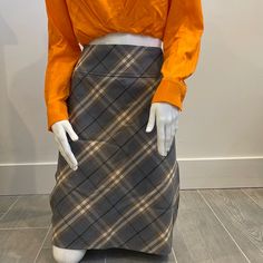 Description Burberry London Skirt Neutrals Plaid Print Zip Closure Fit:Skirts By Burberry Typically Fit True To Size. Burberry Plaid Print, Burberry London, Plaid Print, Fitted Skirt, Women Skirts Midi, Knee Length Skirt, Knee Length, Midi Skirt, Burberry