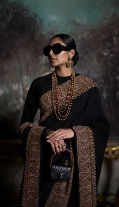 Latest Velvet Dresses, Velvet Saree, Mehendi Outfits, Sabyasachi Jewellery, Traditional Indian Dress, Female Dress