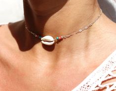 Handmade Dainty Jewelry For The Beach, Dainty Handmade Beach Jewelry, Turquoise Shell Necklace Summer Gift, Summer Gift Turquoise Shell Necklace, Silver Shell Necklace For Summer Gift, Silver Shell Necklace For Summer Vacation, Dainty Beach Choker Jewelry, Dainty Shell-shaped Summer Jewelry, Beachy Silver Strand Jewelry