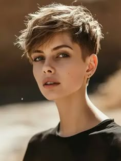 29 Coolest Long Pixie Haircut ideas for 2024 Short Haircuts For Women 2024, Dark Pixie Cut, Pretty Haircuts, Long Pixie Haircut, Short Blonde Pixie, Pixie Haircut Ideas, 2024 Hairstyles