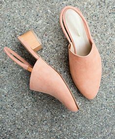 Anne Thomas Peach Williamsburg Slingback