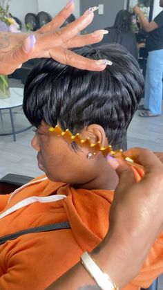 HAIR BEAUTY WIG EXPERT | Bob QUICKWEAVE 💙💙 #hairhumor #shannysnaturalbeauty #jokes #thecutlife #bobhaircut #nychairstylist #brooklynhairstylist | Instagram Hair Back Style, Bob Quickweave, Short Quick Weave Hairstyles, Weave Bob, Goddess Braid Styles, Goddess Braid