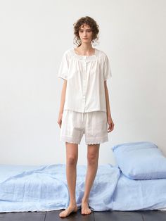 Composition : Cotton 100%Color : White Flower, White Flower + PackagingCountry of Origin : China White Cotton Pajama Shorts For Home, Spring Relaxed Fit Pajama Shorts For Home, White Feminine Sleepwear With Relaxed Fit, White Relaxed Fit Sleepwear For Daywear, White Spring Pajama Shorts For Bedtime, White Feminine Pajama Shorts For Spring, White Relaxed Fit Sets For Daywear, White Relaxed Fit Tops For Home, White Pajama Shorts For Spring Daywear