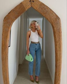 Ingenue Style, Laura Jade Stone, Look Jean, Fashion Capsule Wardrobe, Stylish Jeans, Tony Bianco, Fashion Capsule, Light Spring, Quiet Luxury