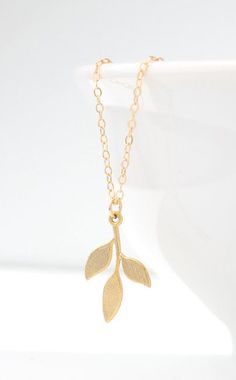 Necklaces For Necklines, Beachy Clothes, Tiny Pendant Necklace, Necklace For Neckline, Gold Leaf Necklace, Tiny Pendant, Locket Charms, Leaf Necklace, Designs Ideas