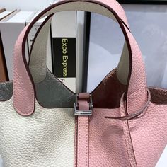 Size: 18cm*18cm*13cm It comes with Dust box, Care manual, Tag, and Paper bag. Zippered Tote, Cute Bag, New Handbags, Wellness Design, Paper Bag, Things To Come, Tote Bag, Shoulder Bag